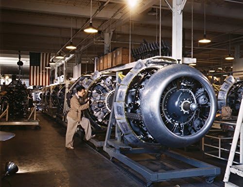 Uçak Fabrikası 1942 Nan Montaj Hattı İşçisi, İkinci Dünya Savaşı Sırasında Inglewood California'daki Kuzey Amerika Havacılık