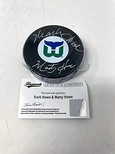 MARK & MARTY HOWE Hartford Balina Avcıları Logo İMZALI Otomatik Hokey Diski Frameworth COA İmzalı NHL Diskleri